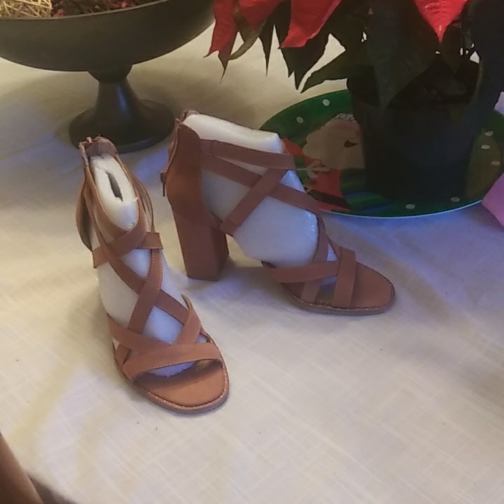 Chinese laundry shoes. 3" heel